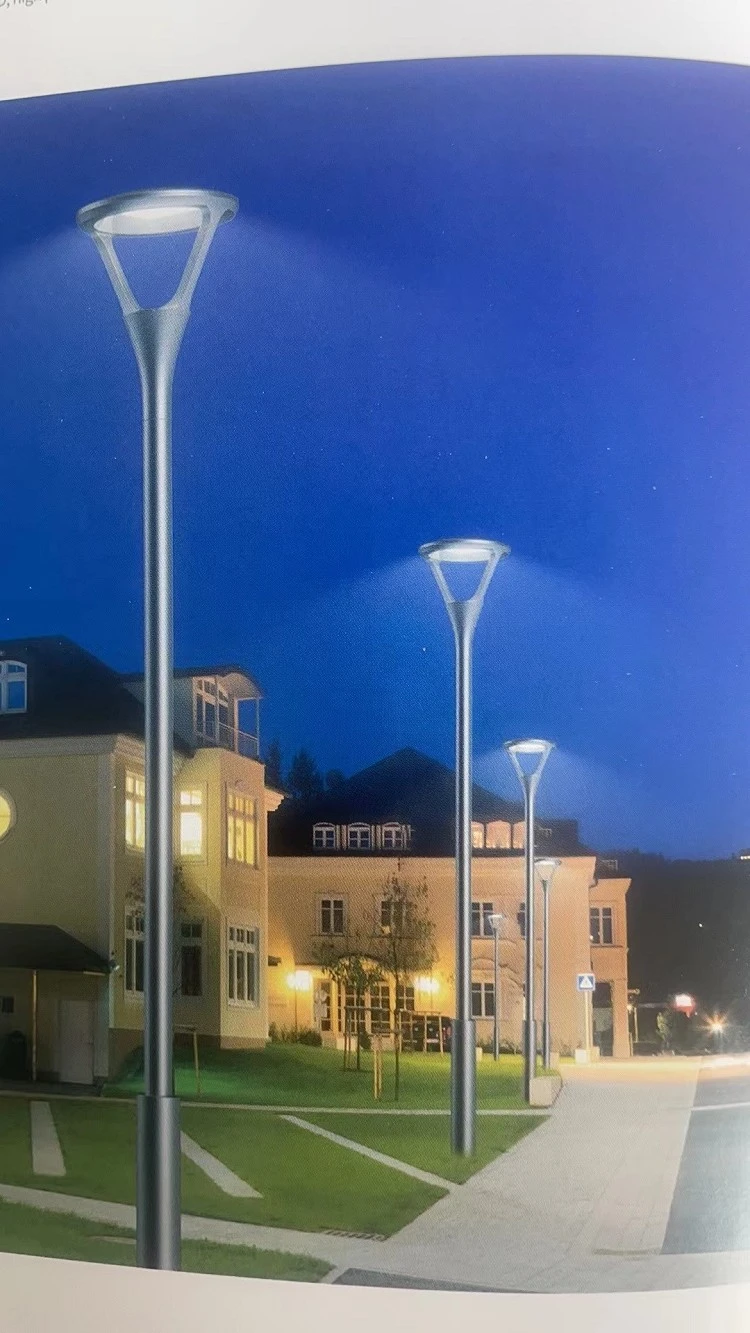 Warm White Aluminum Garden Light